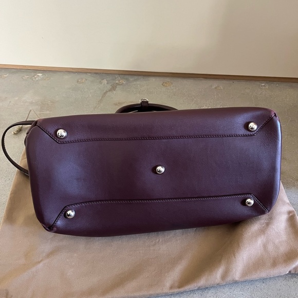 Authentic Burberry Tote - Picture 5 of 7